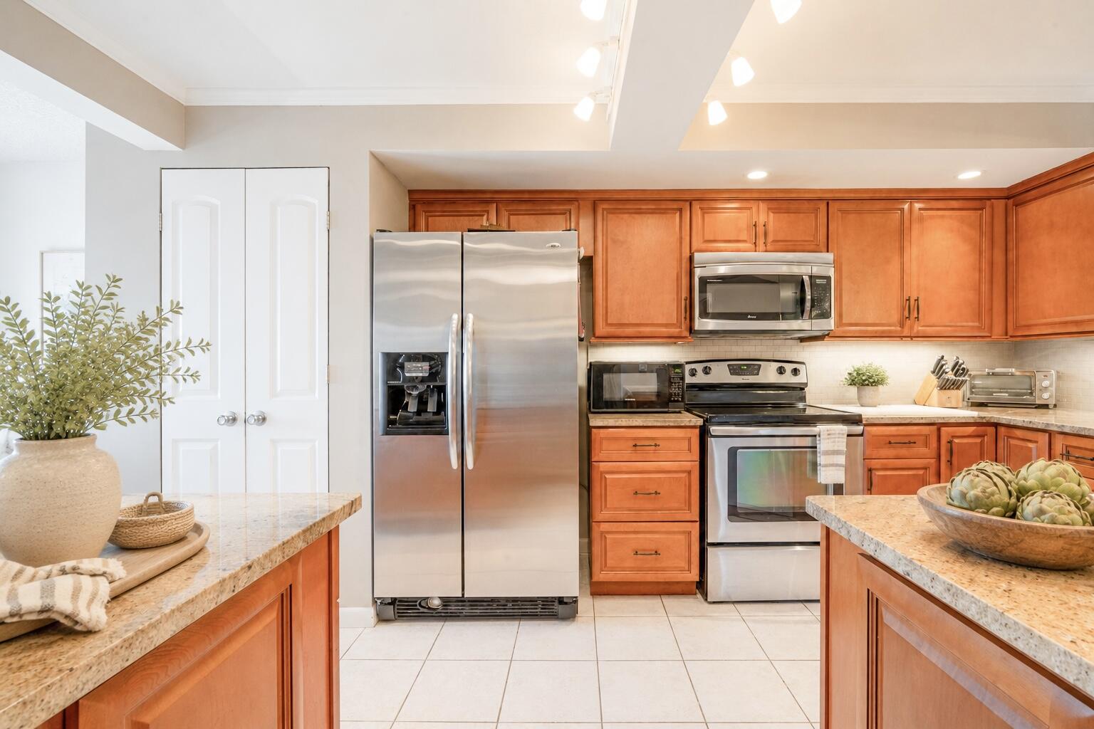 PRINCESS OF HUTCHINSON ISLAND - Residential