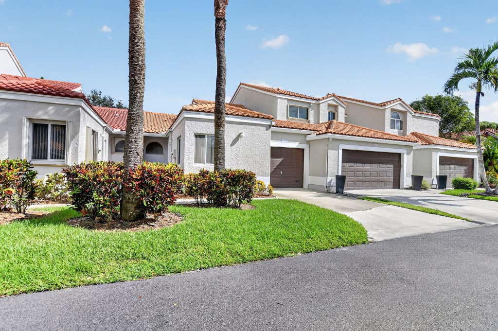 Photo of 10410 PLAZA CENTRO, Boca Raton, FL 33498 (MLS # B26063267)