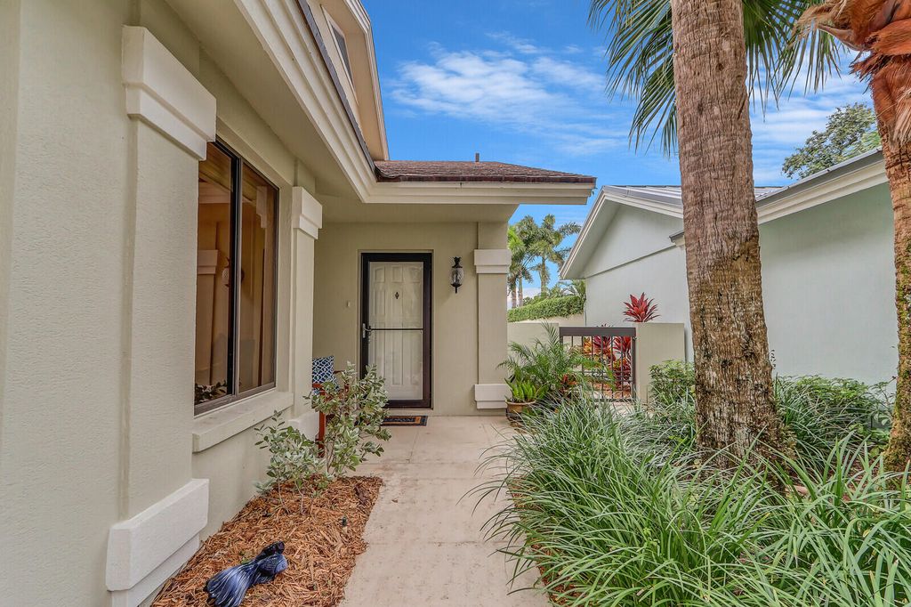 Photo of 408 River Edge Road, Jupiter, FL 33477 (MLS # R10943746)