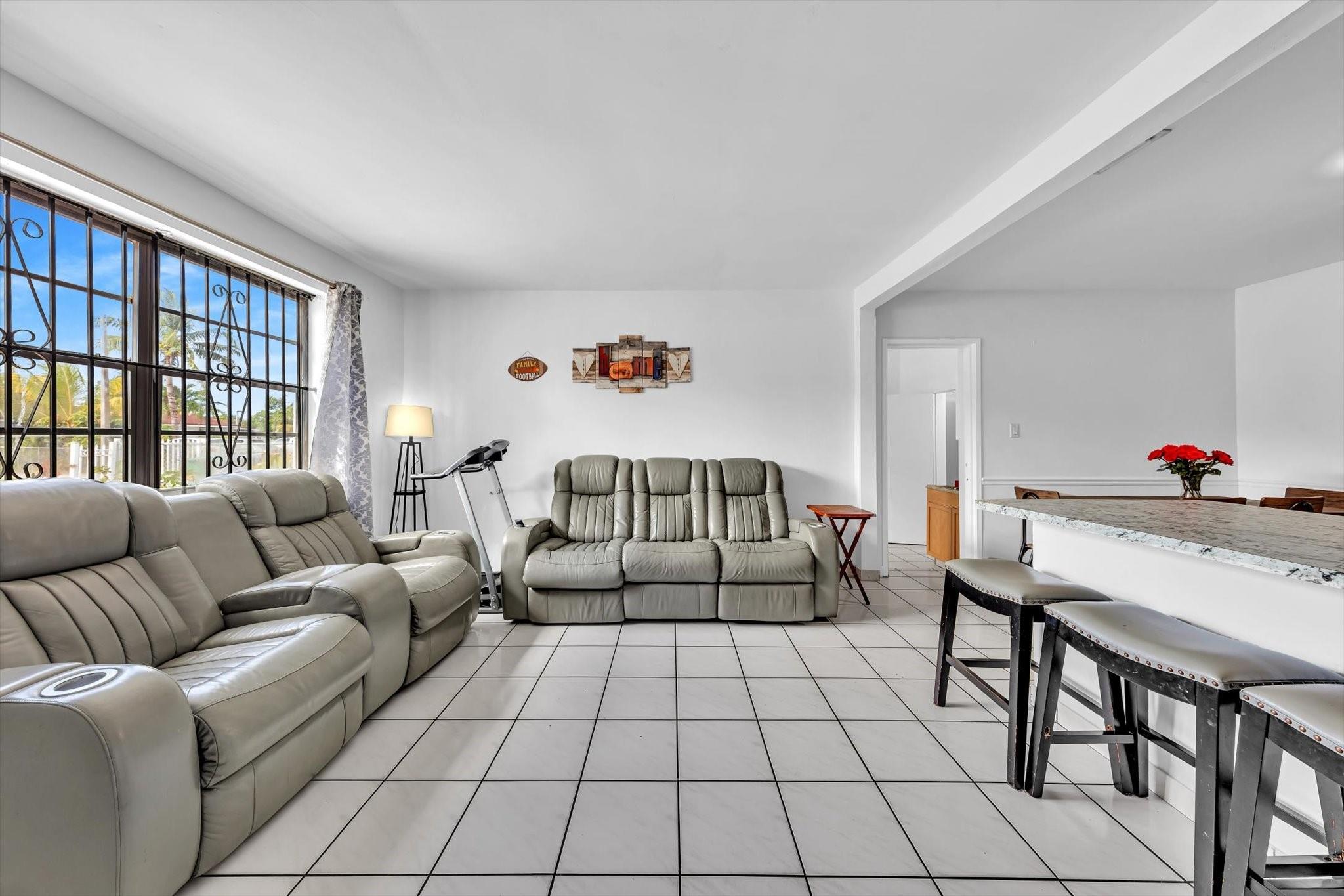 Broadmoor Manor - Residential