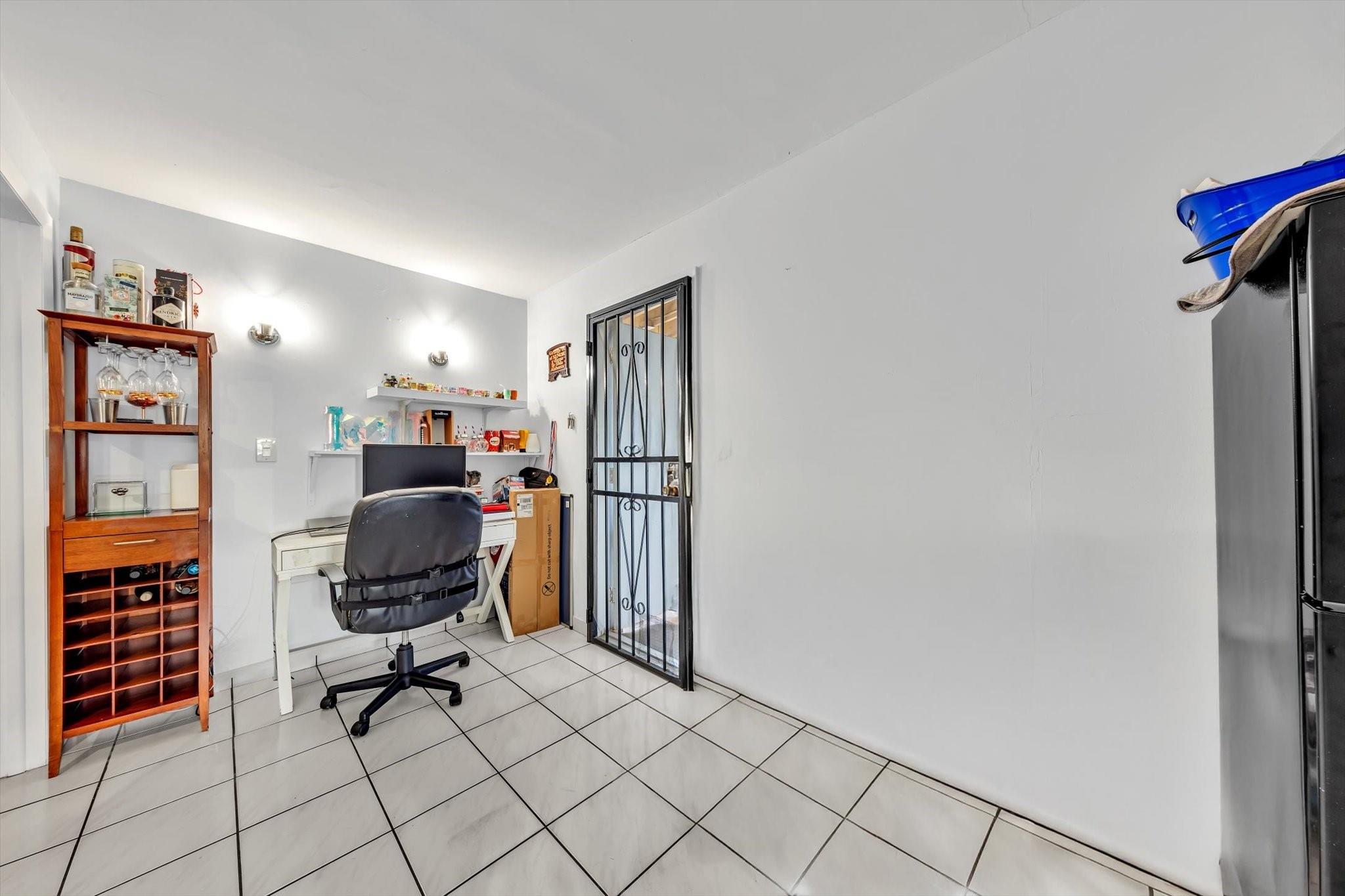 Broadmoor Manor - Residential