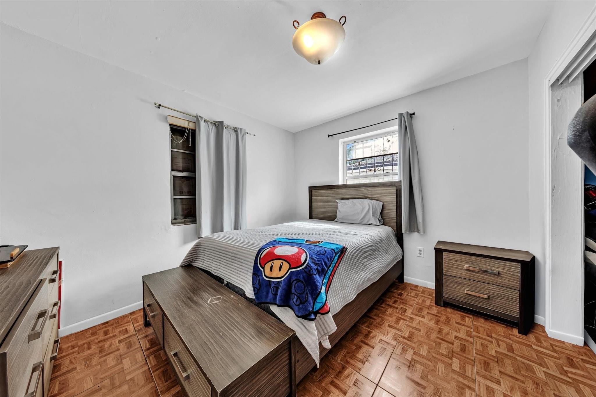 Broadmoor Manor - Residential