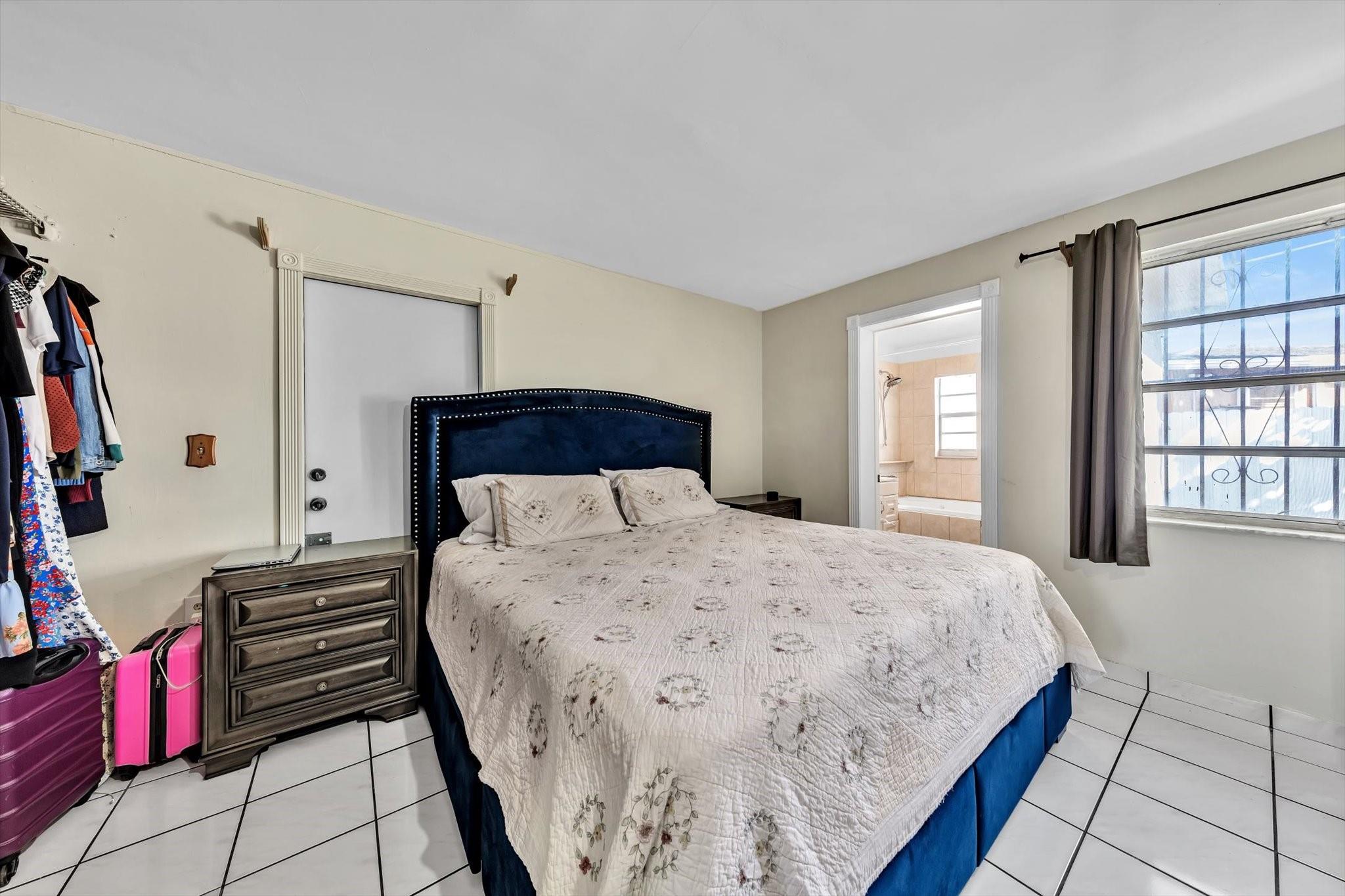 Broadmoor Manor - Residential