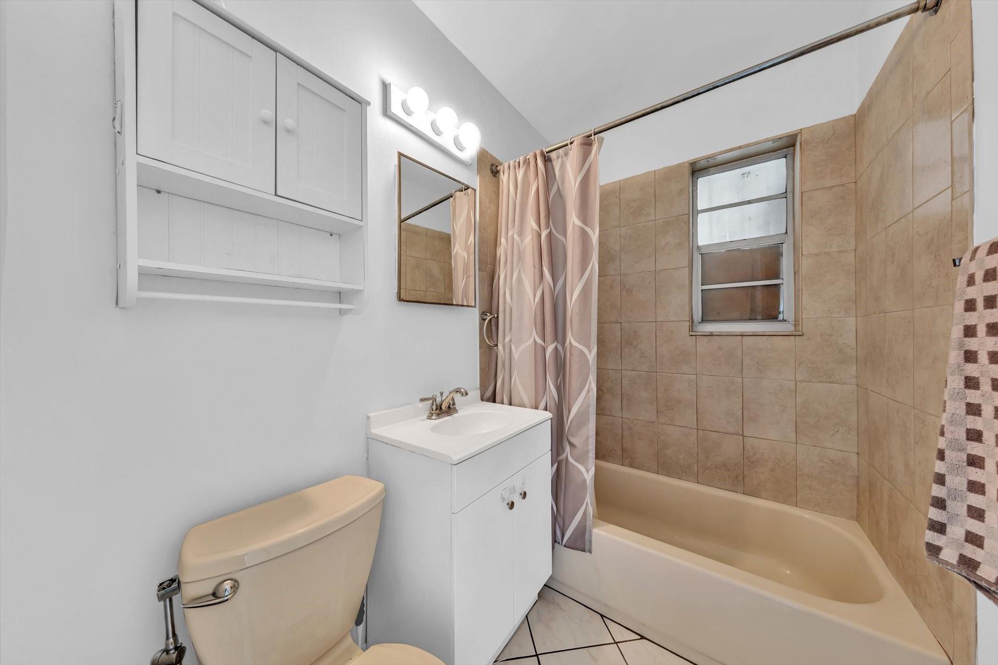 Broadmoor Manor - Residential