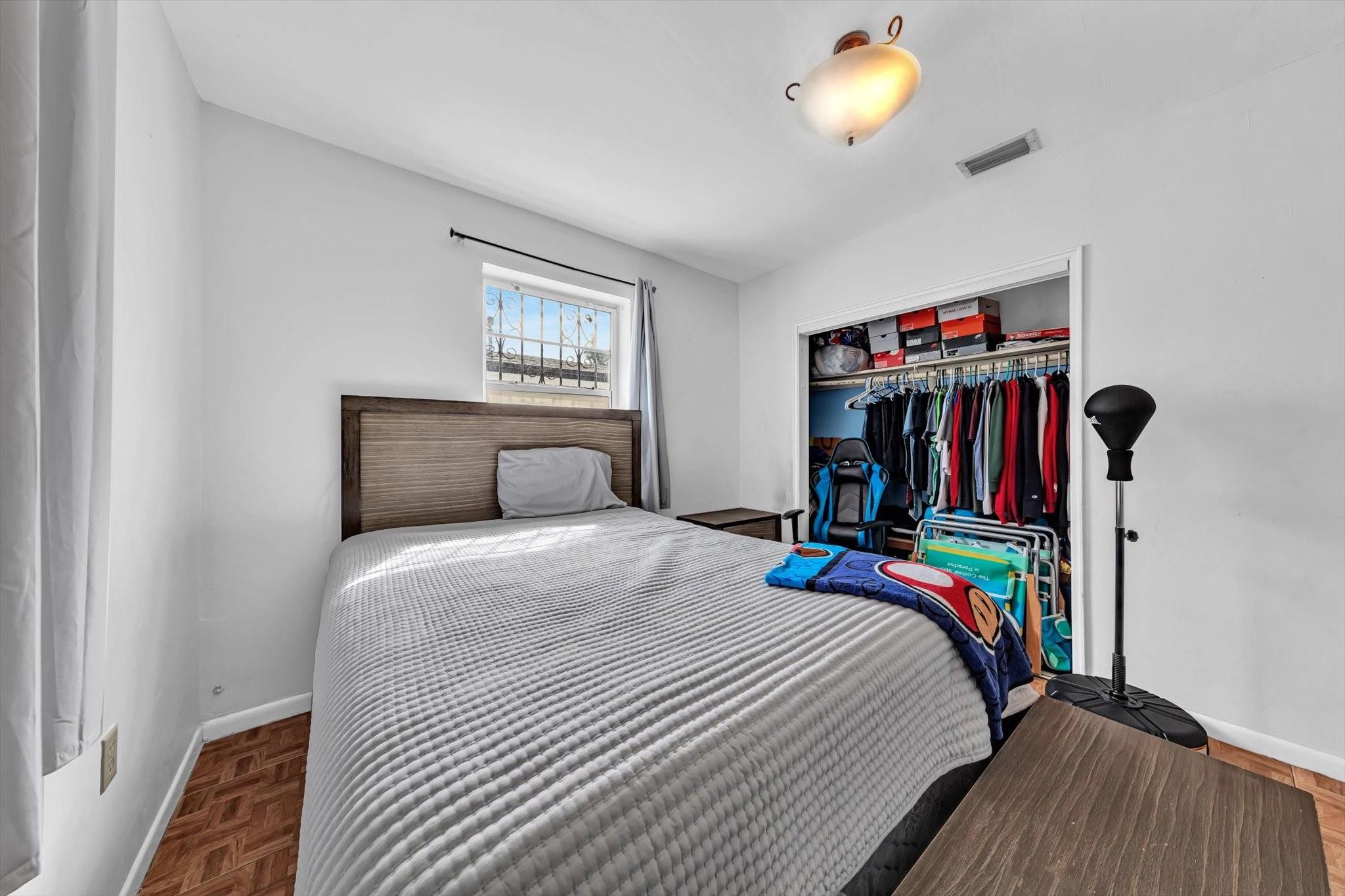 Broadmoor Manor - Residential