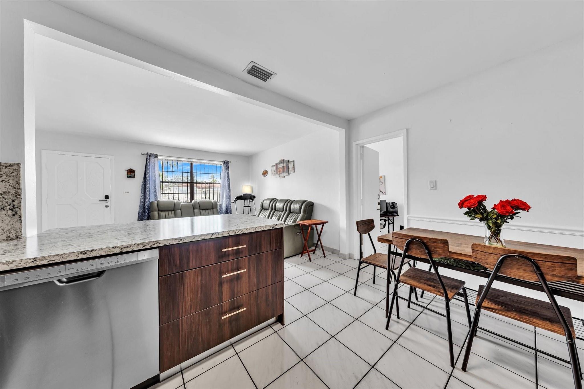 Broadmoor Manor - Residential