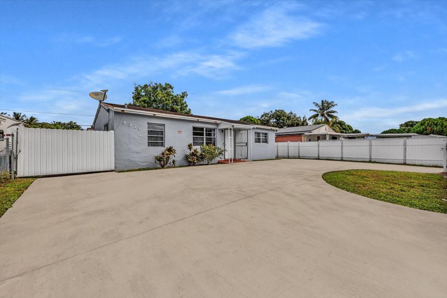 This home is perfect for a multi-generational living or investment with plenty of income potential.   4BDRM and 3BTH home with 1/1 separate efficiency. Updated Kitchen and open floorplan.  Ample parking and private fenced backyard.  Plenty of room to park your boat or RV! No HOA to worry about! No flood zone! Seller is motivated.  Lets make a deal.