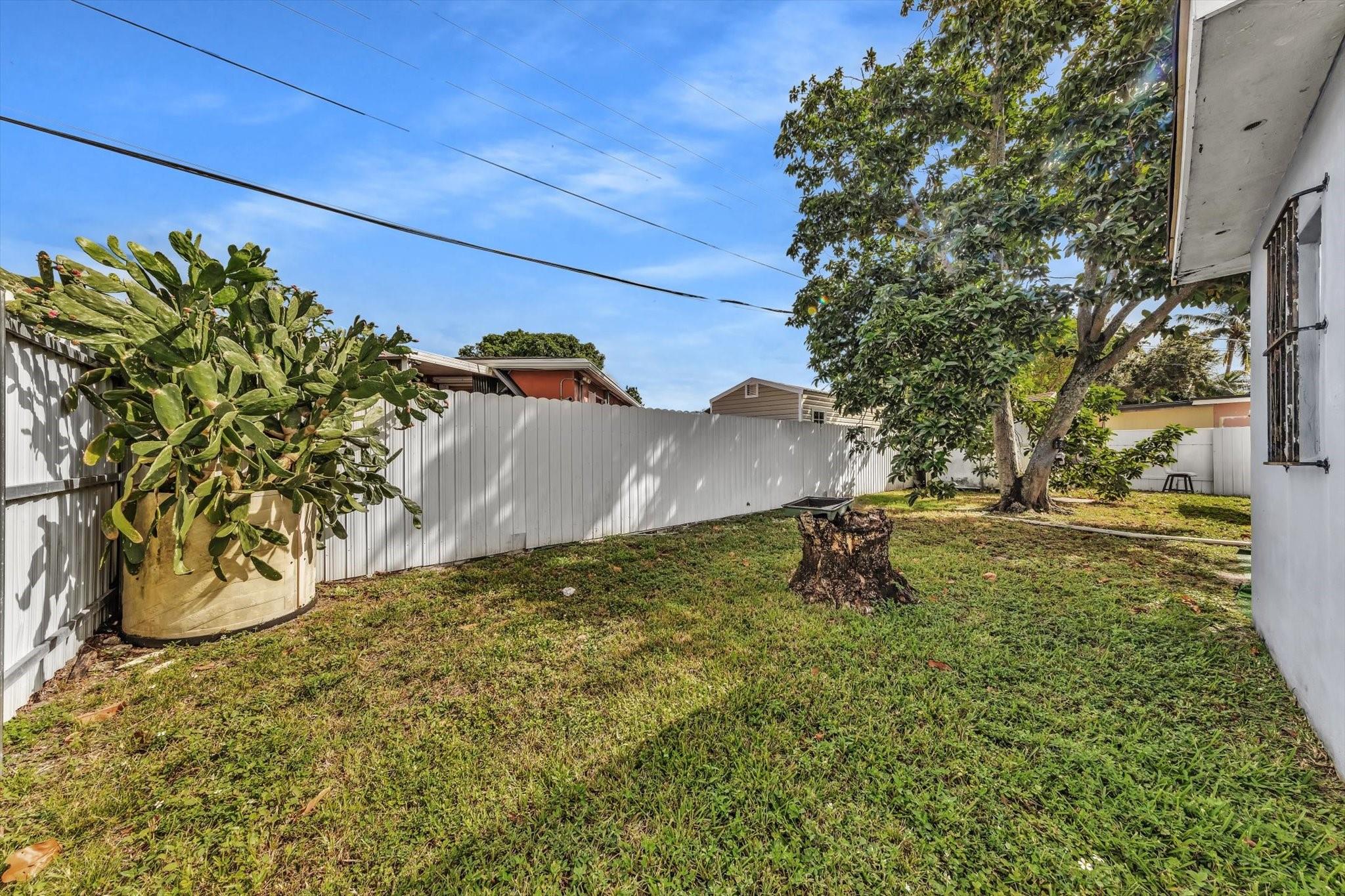 Broadmoor Manor - Residential