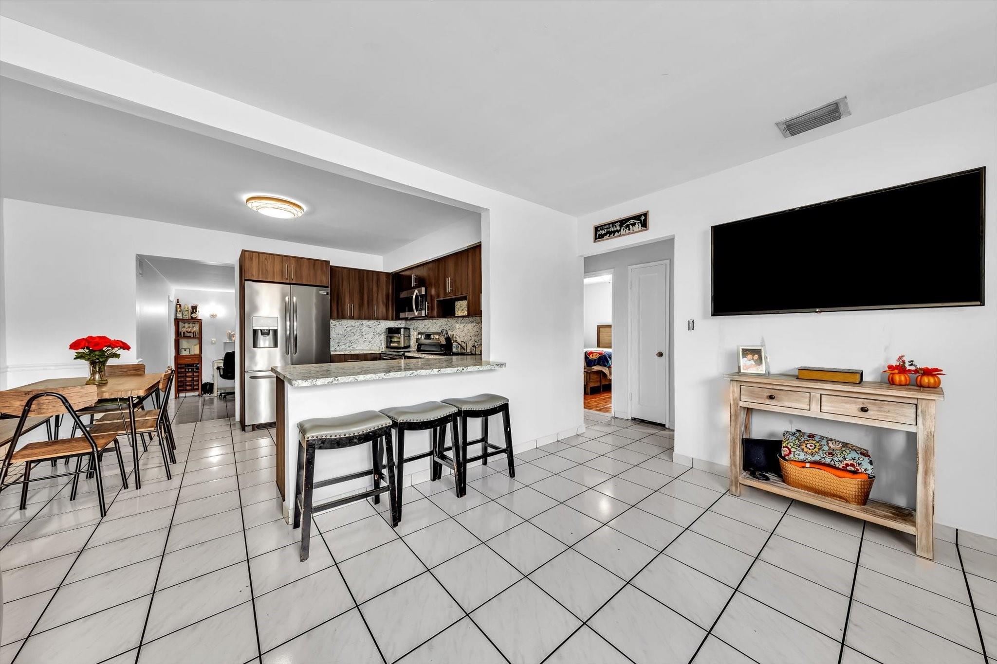 Broadmoor Manor - Residential