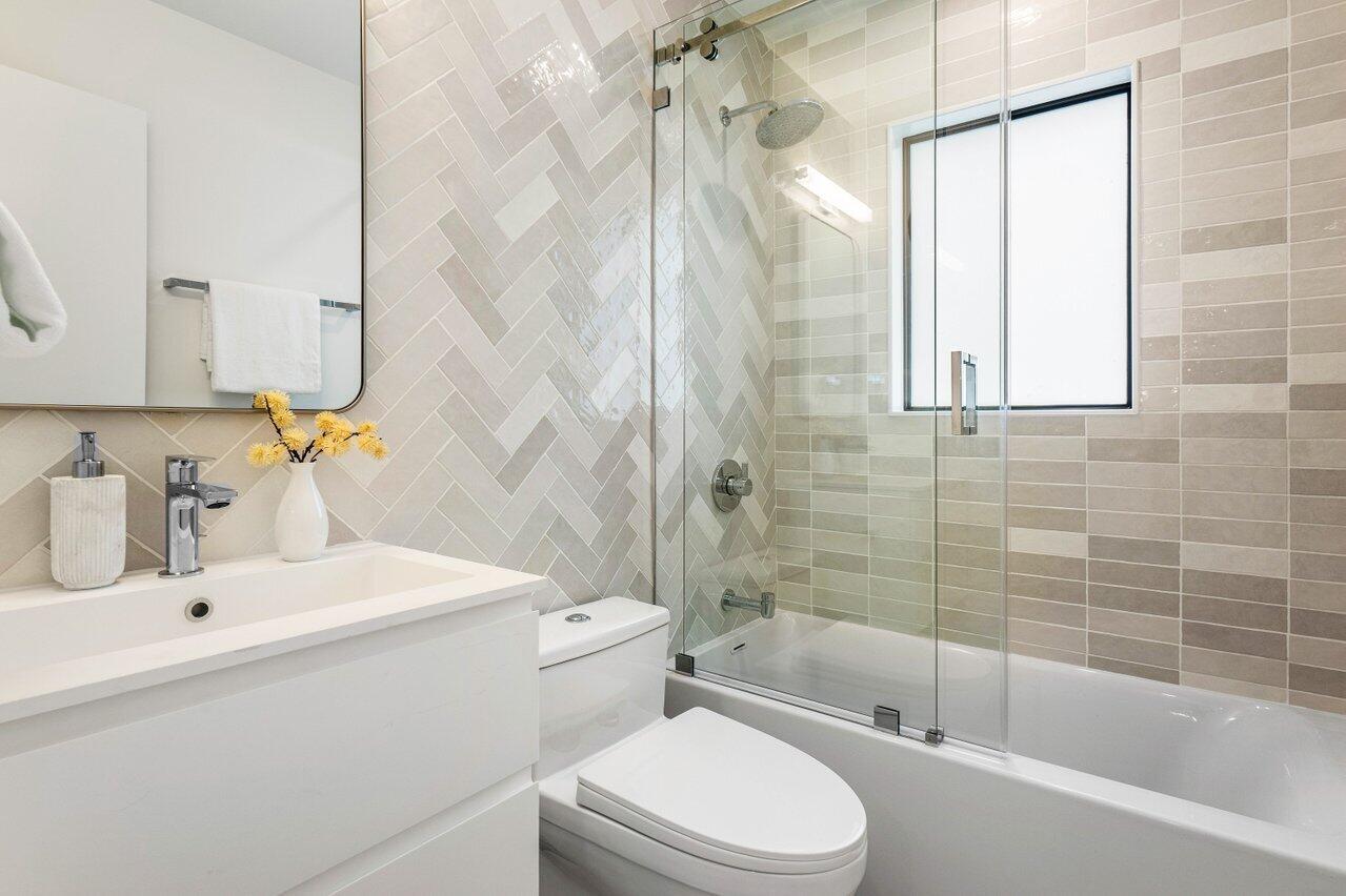 PALM BEACH FARMS CO 10 - Residential