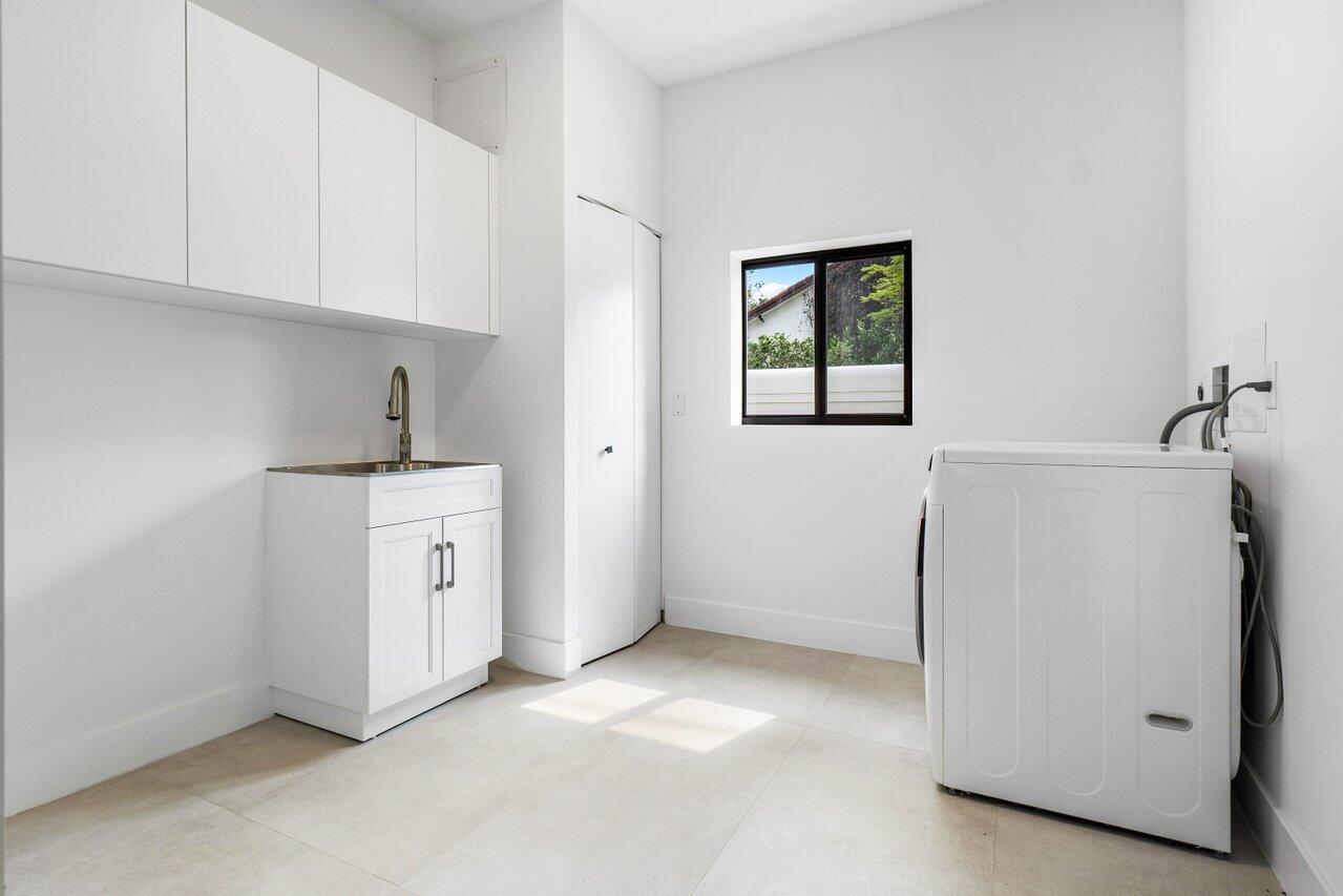 PALM BEACH FARMS CO 10 - Residential