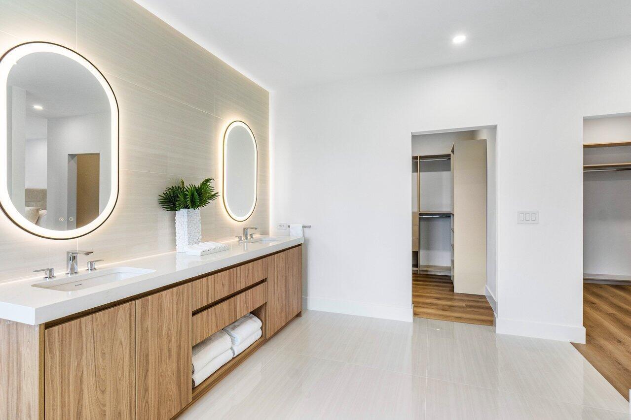 PALM BEACH FARMS CO 10 - Residential