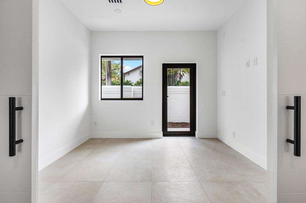 PALM BEACH FARMS CO 10 - Residential