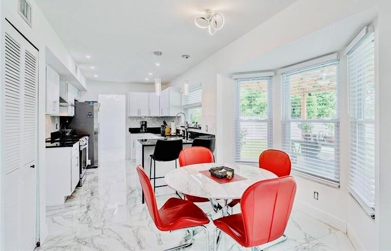 ROYAL PINES EST - Residential