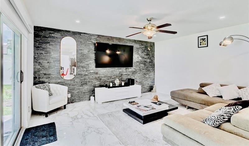 ROYAL PINES EST - Residential