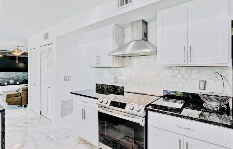 ROYAL PINES EST - Residential