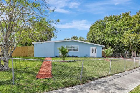 Single Family Residence in Deerfield Beach FL 284 41st Street St.jpg