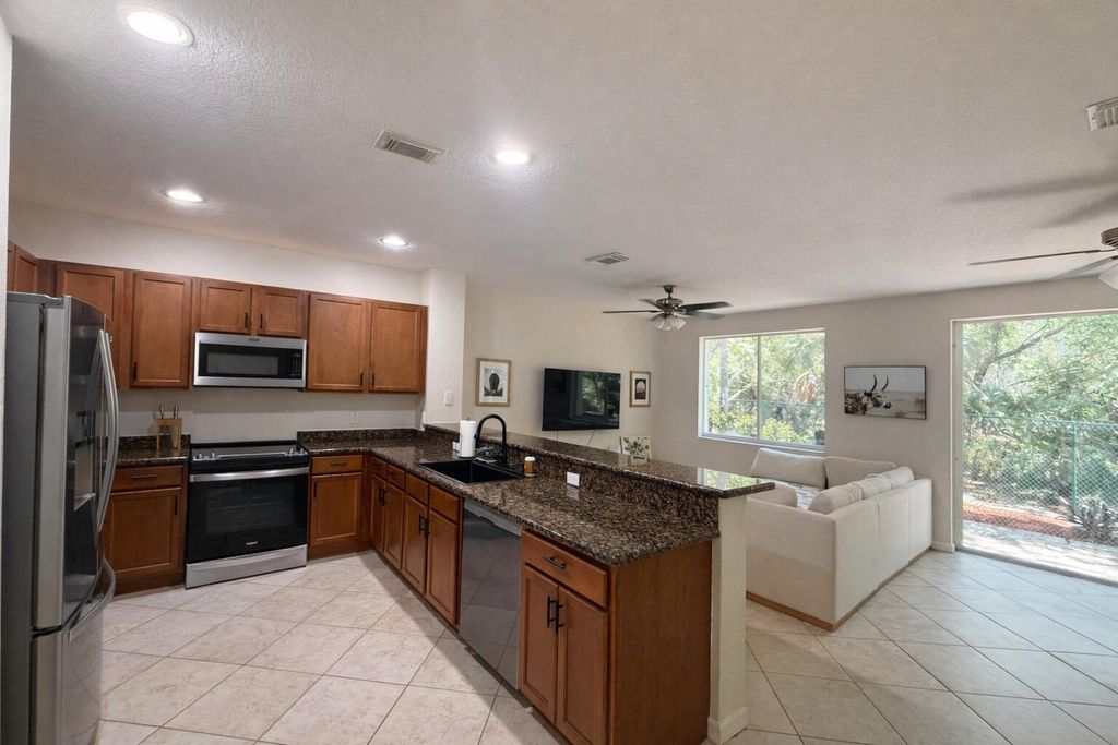 Photo of 3084 N Evergreen Circle, Boynton Beach, FL 33426 (MLS # B26005967)
