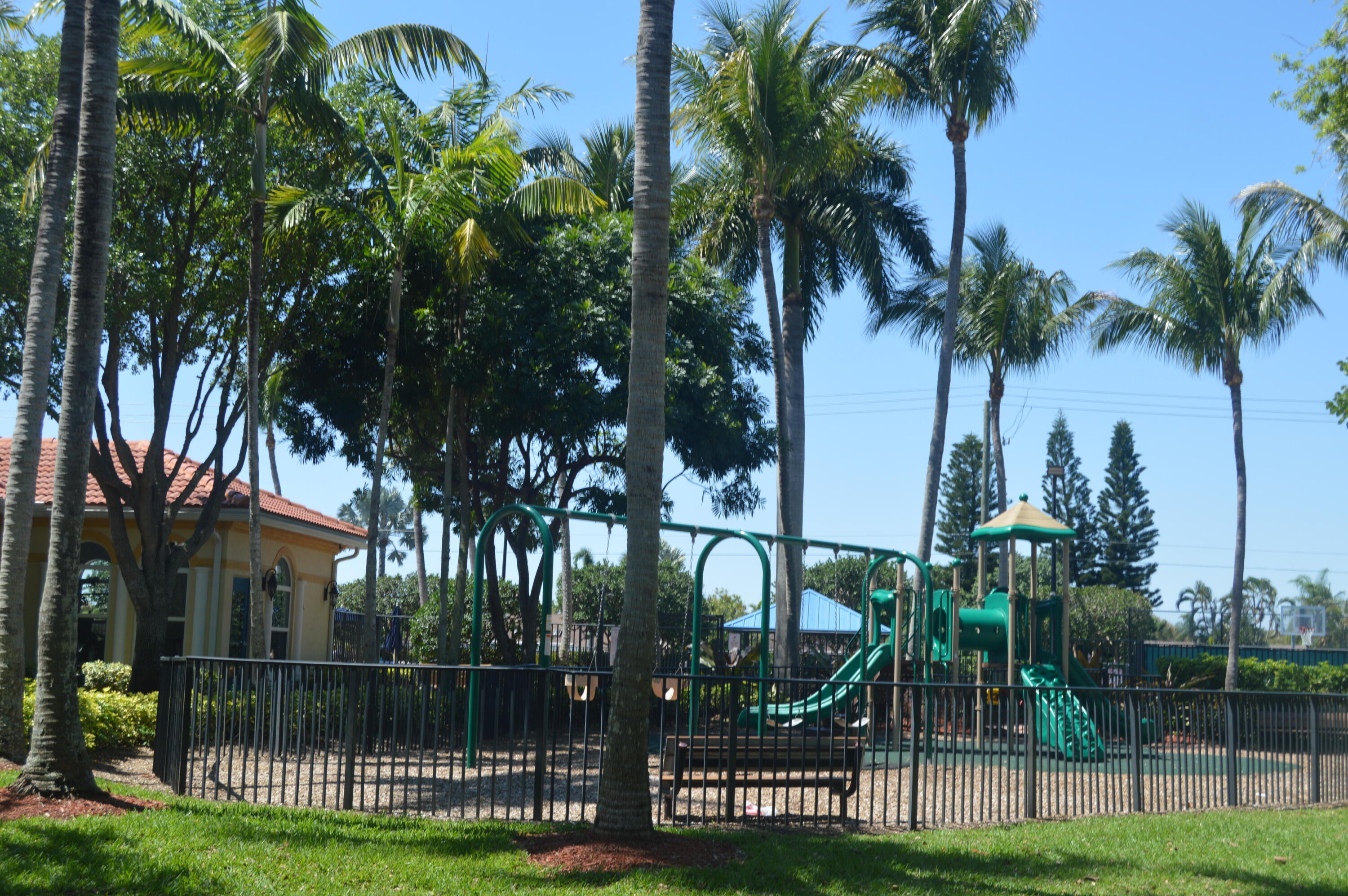 QUANTUM PARK TOWNHOMES - Residential