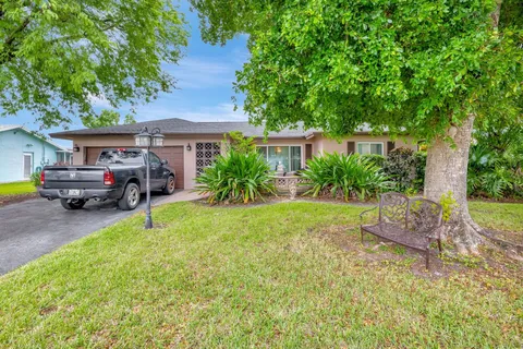 8010 NW 103rd Ave, Tamarac, FL MLS: F10467742