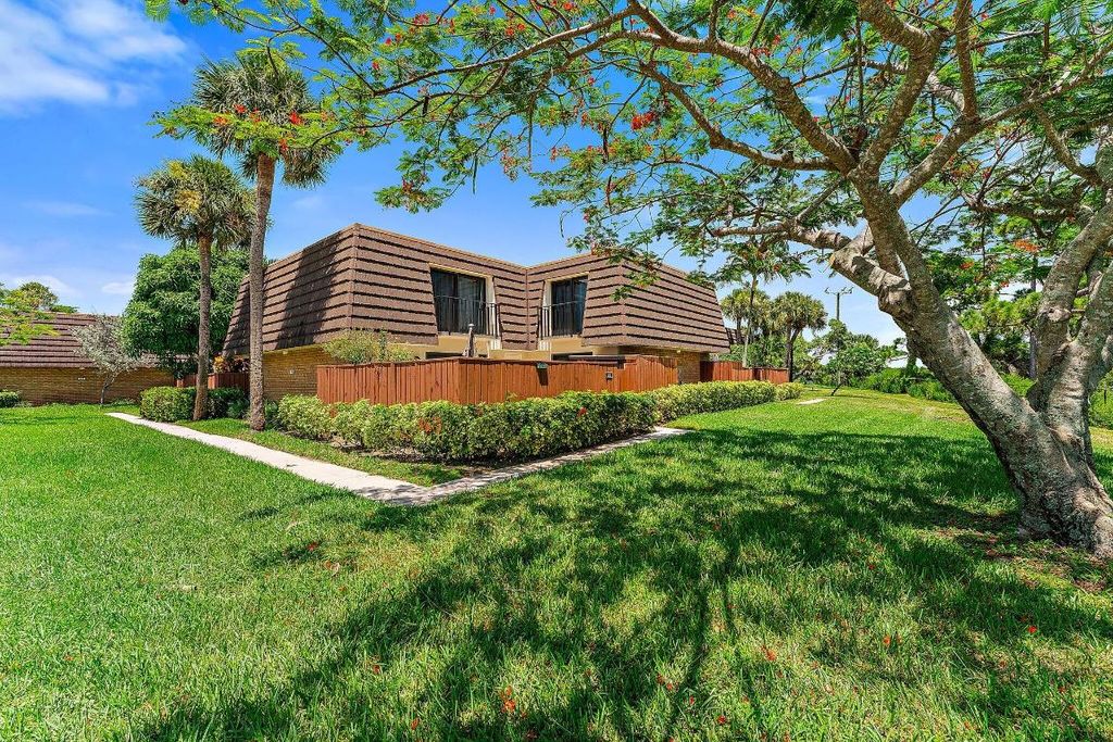 Photo of 2320 23rd Court, Jupiter, FL 33477 (MLS # R11150731)