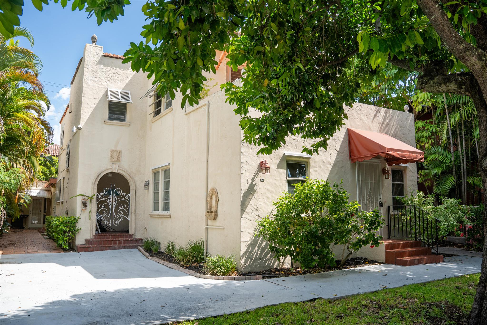 219 Seminole Avenue