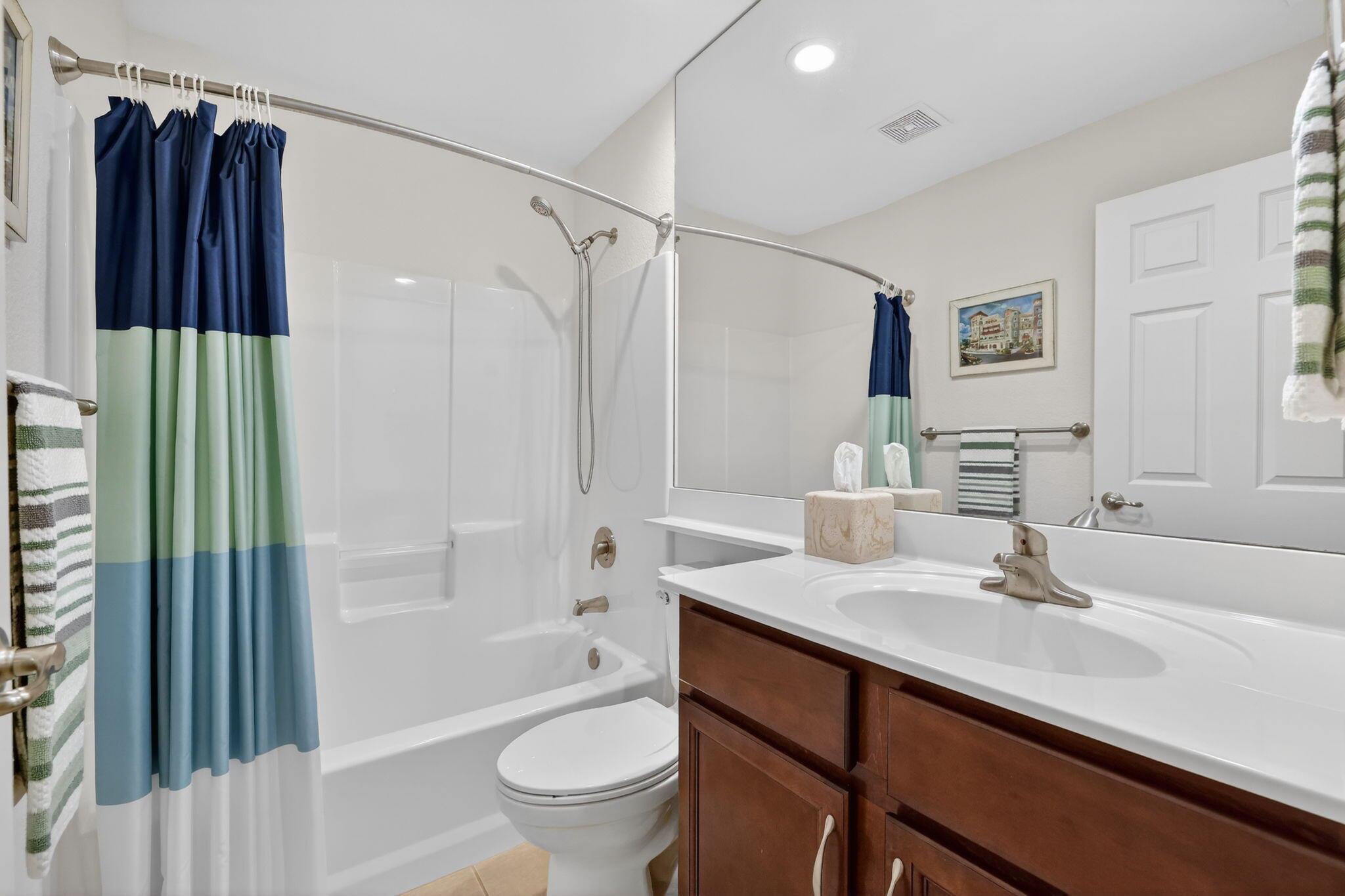 SPANISH LAKES COUNTRY CLU - Residential