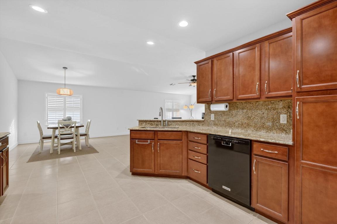 SPANISH LAKES COUNTRY CLUB VILLAGE LEASEHOLD ESTAT - Residential