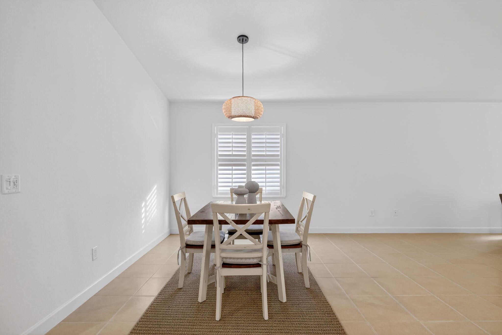 SPANISH LAKES COUNTRY CLU - Residential