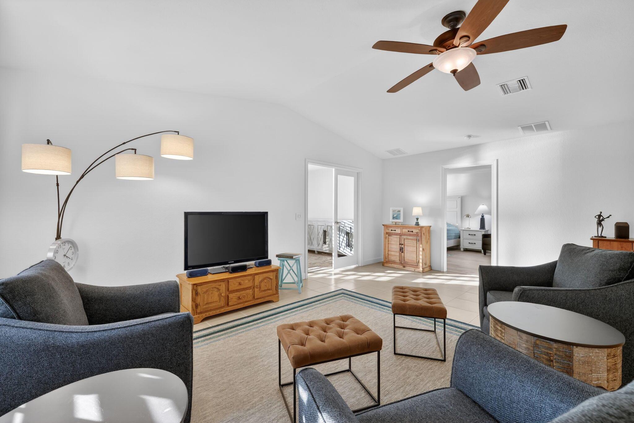 SPANISH LAKES COUNTRY CLU - Residential