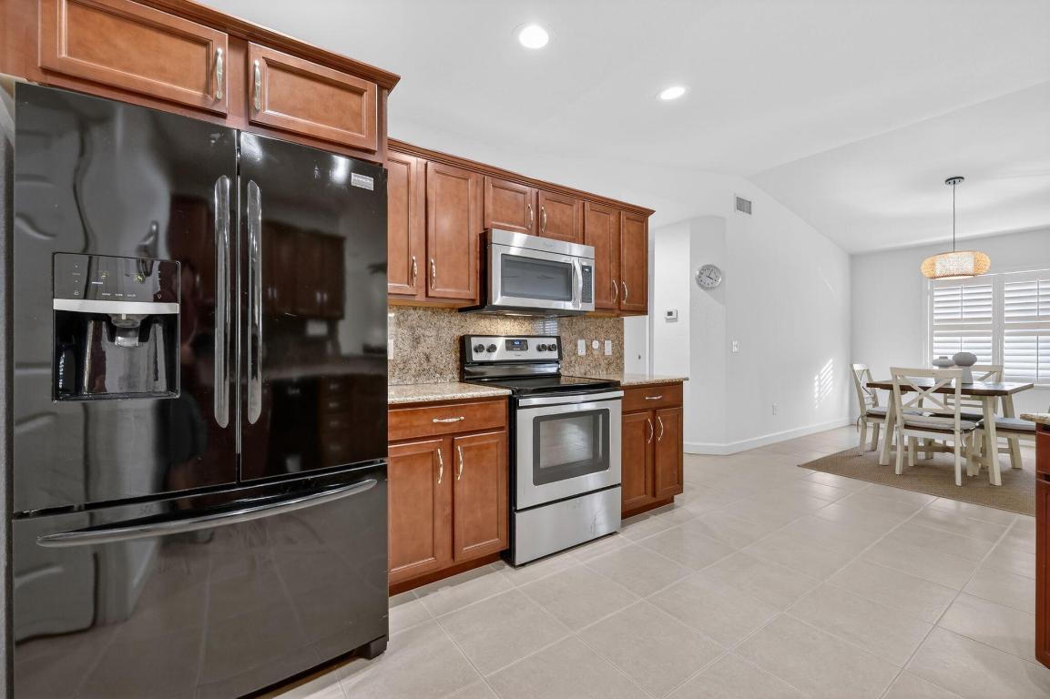 SPANISH LAKES COUNTRY CLUB VILLAGE LEASEHOLD ESTAT - Residential