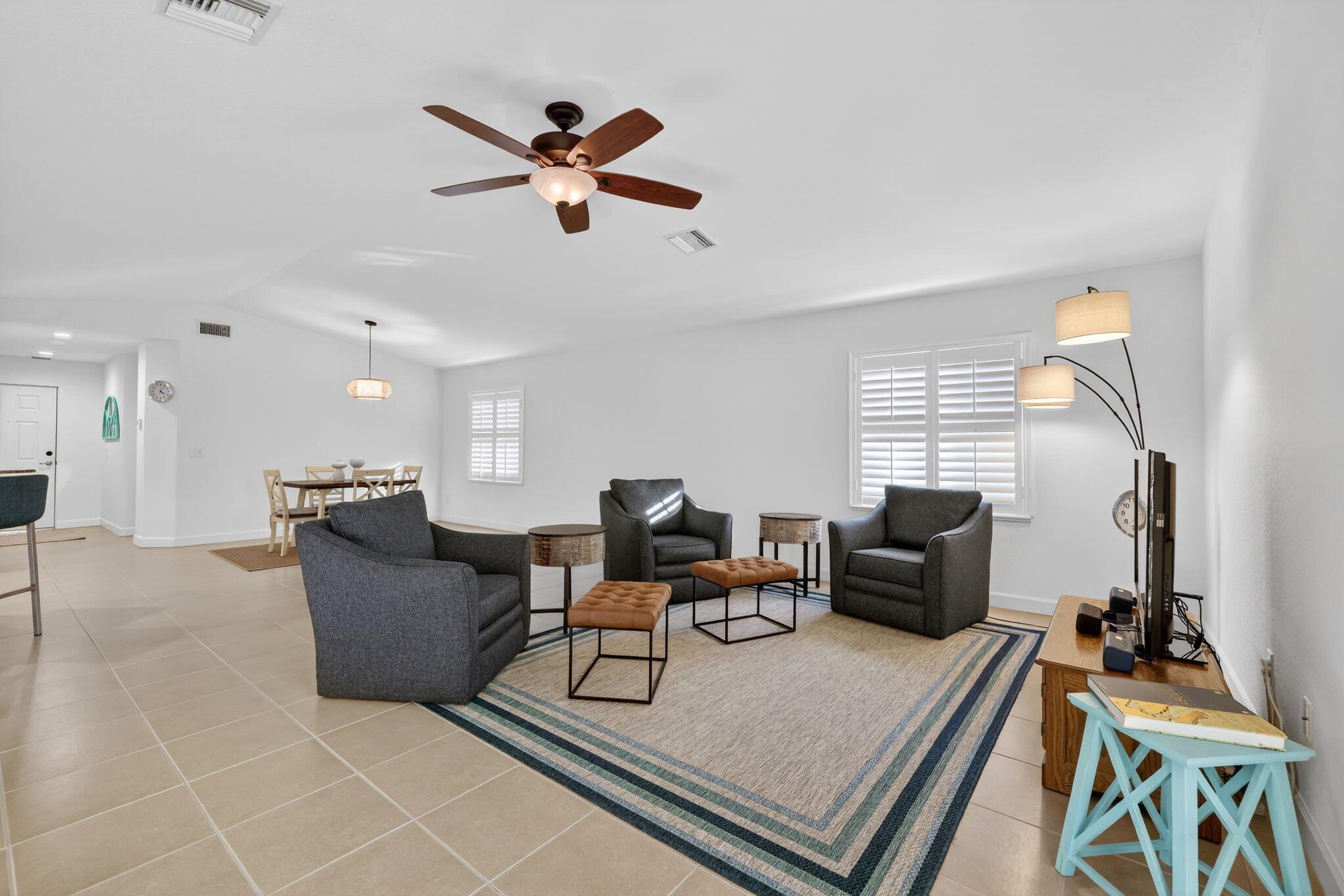 SPANISH LAKES COUNTRY CLU - Residential