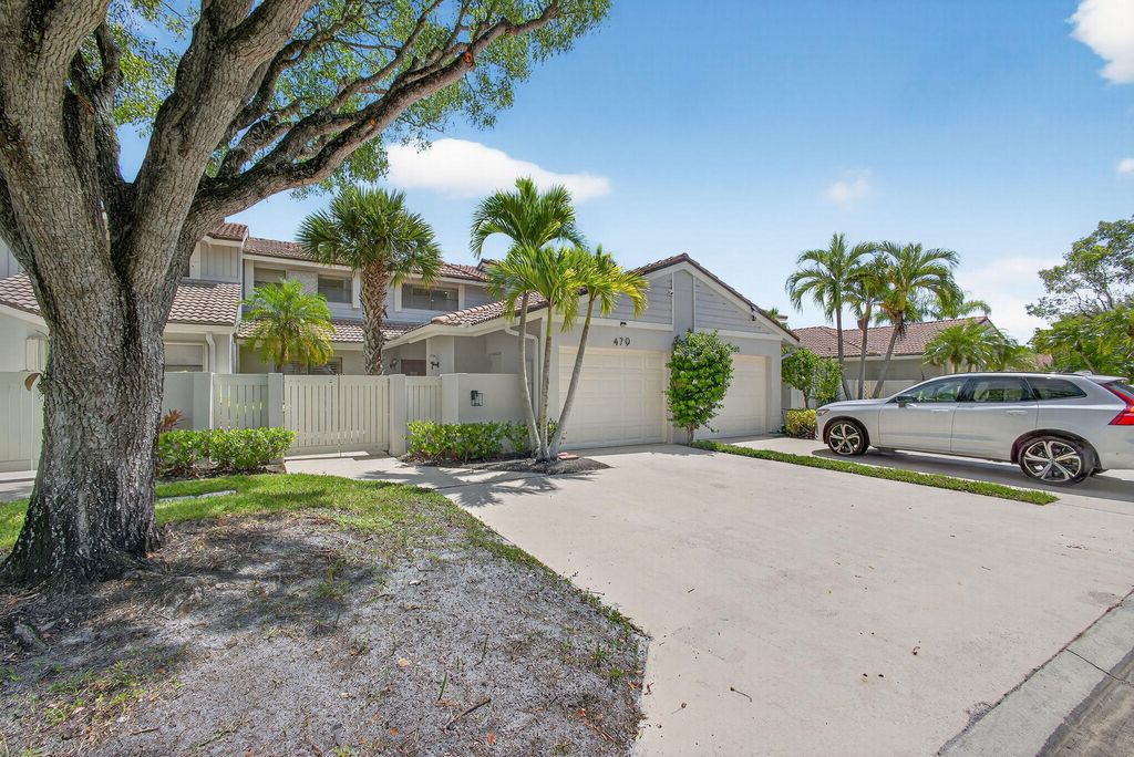 Photo of 479 Prestwick Circle, Palm Beach Gardens, FL 33418 (MLS # R11130258)