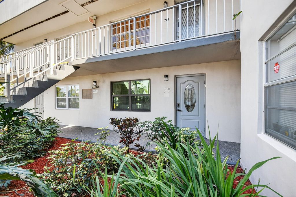 Photo of 743 Burgundy P, Delray Beach, FL 33484 (MLS # R11162697)