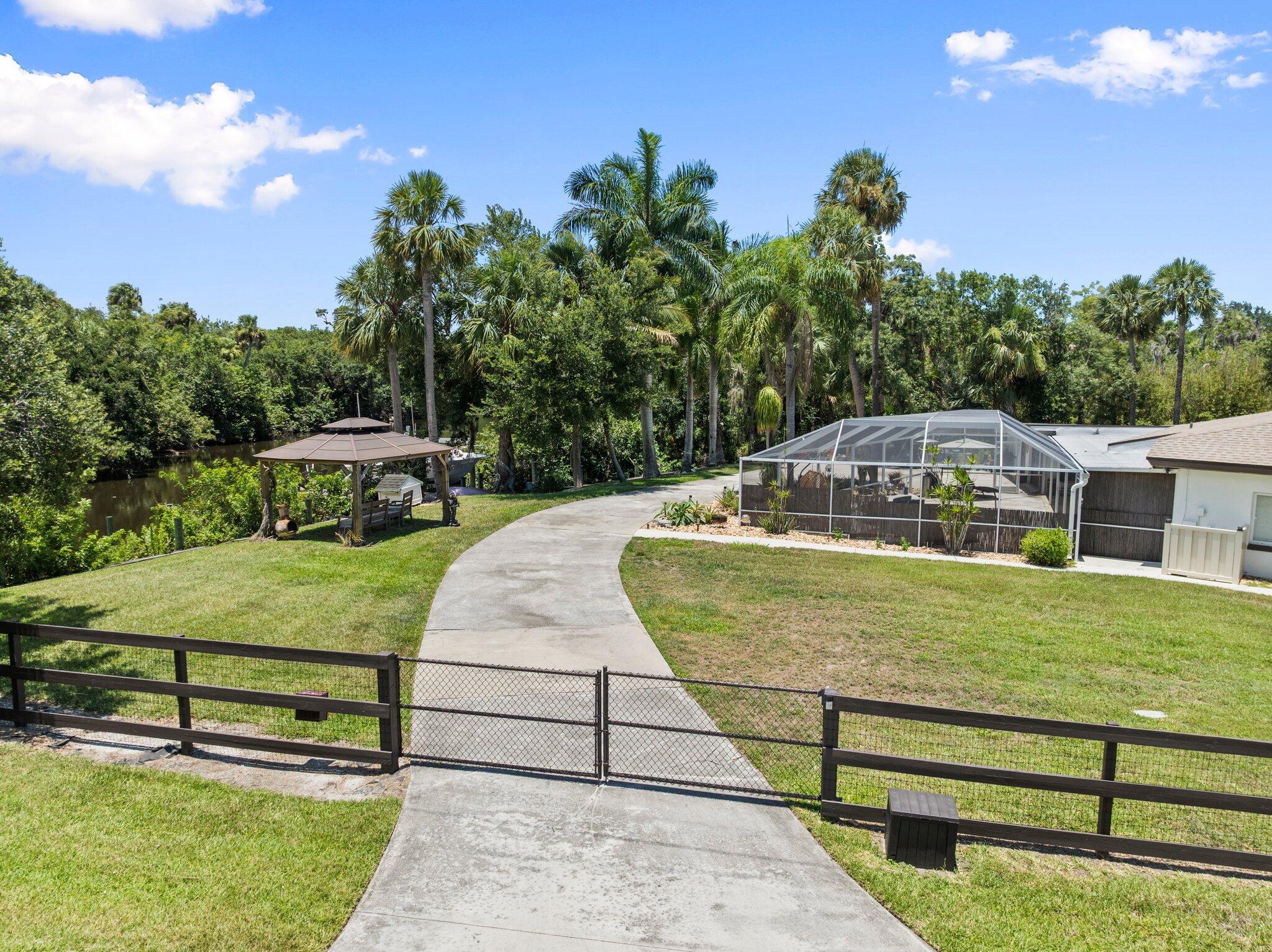 RIVERDALE YACHT CLUB ESTA - Residential