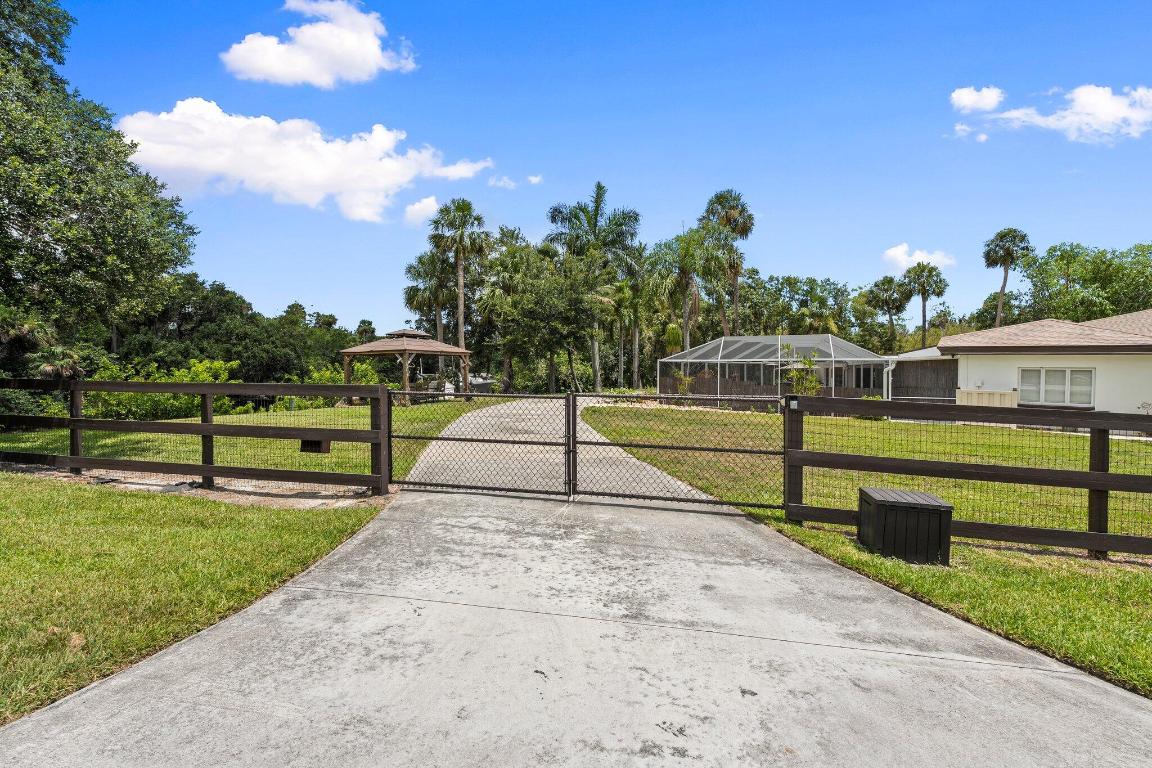 RIVERDALE YACHT CLUB ESTATES UNIT 2 - Residential