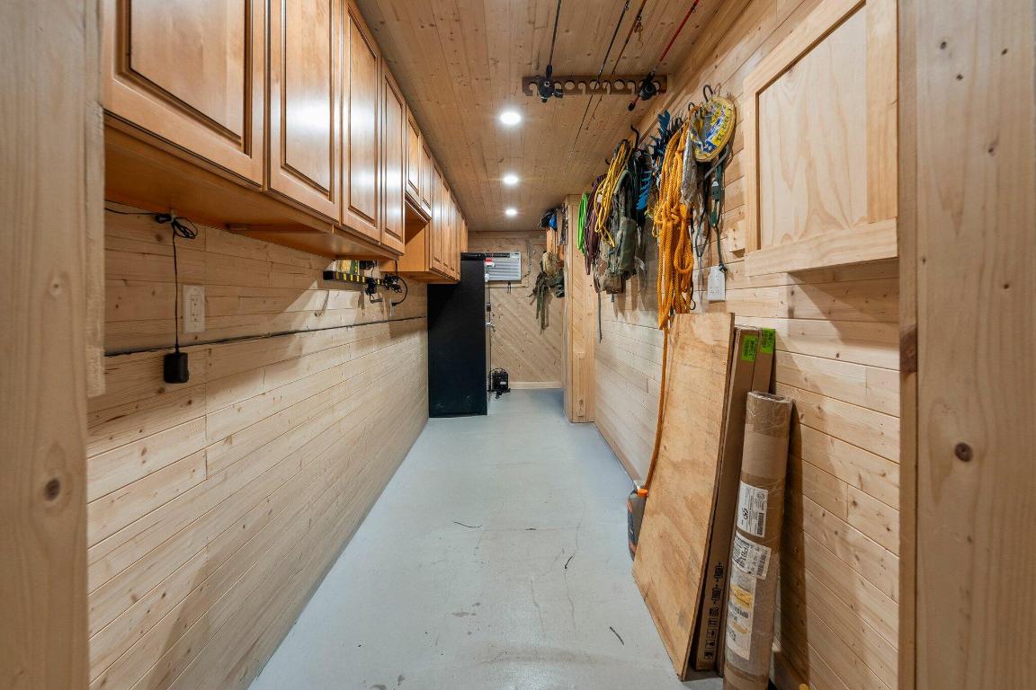 RIVERDALE YACHT CLUB ESTATES UNIT 2 - Residential