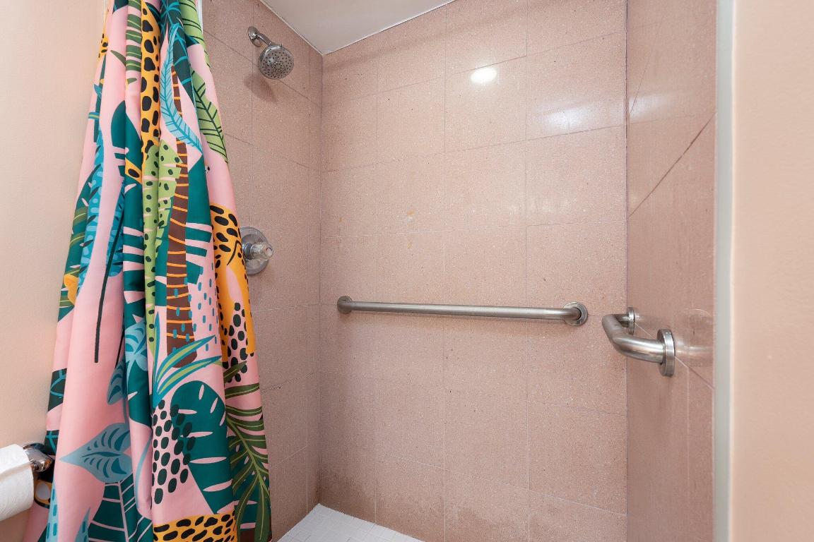 RIVERDALE YACHT CLUB ESTATES UNIT 2 - Residential