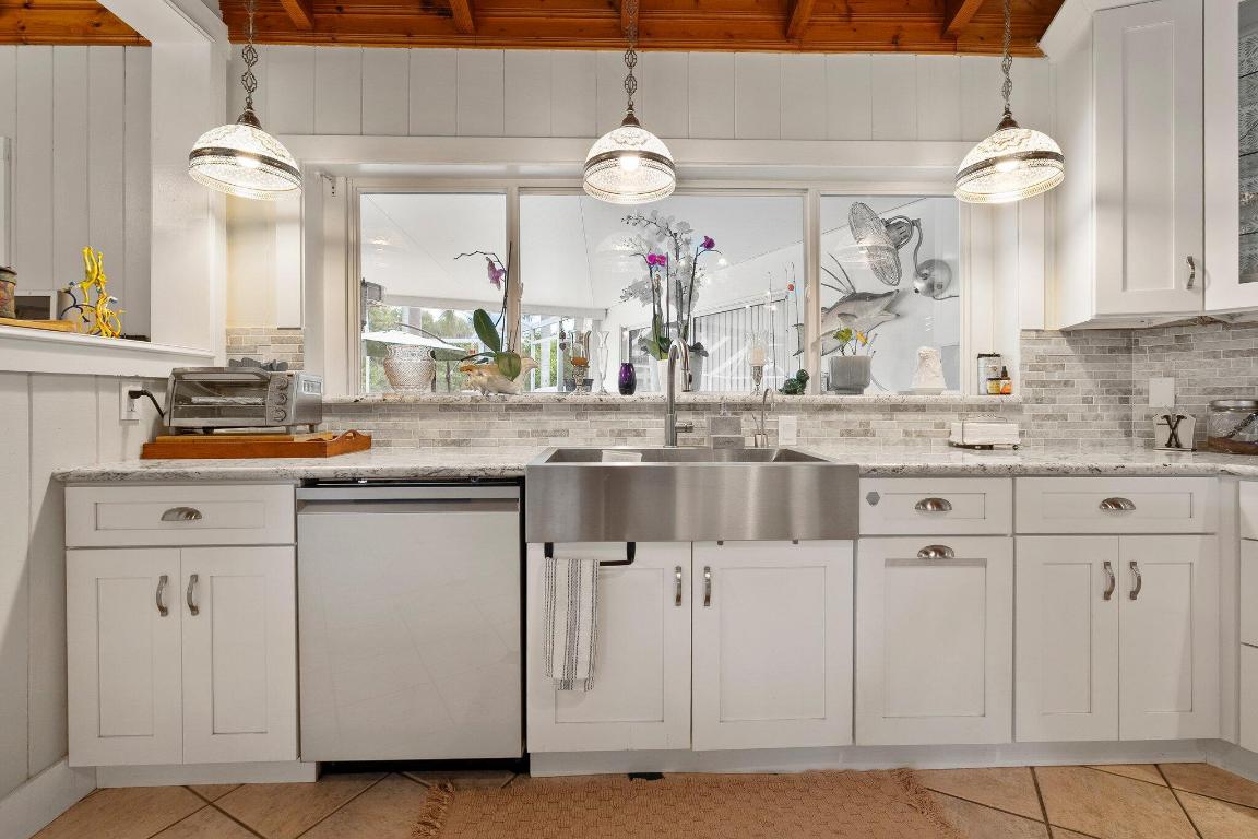 RIVERDALE YACHT CLUB ESTATES UNIT 2 - Residential