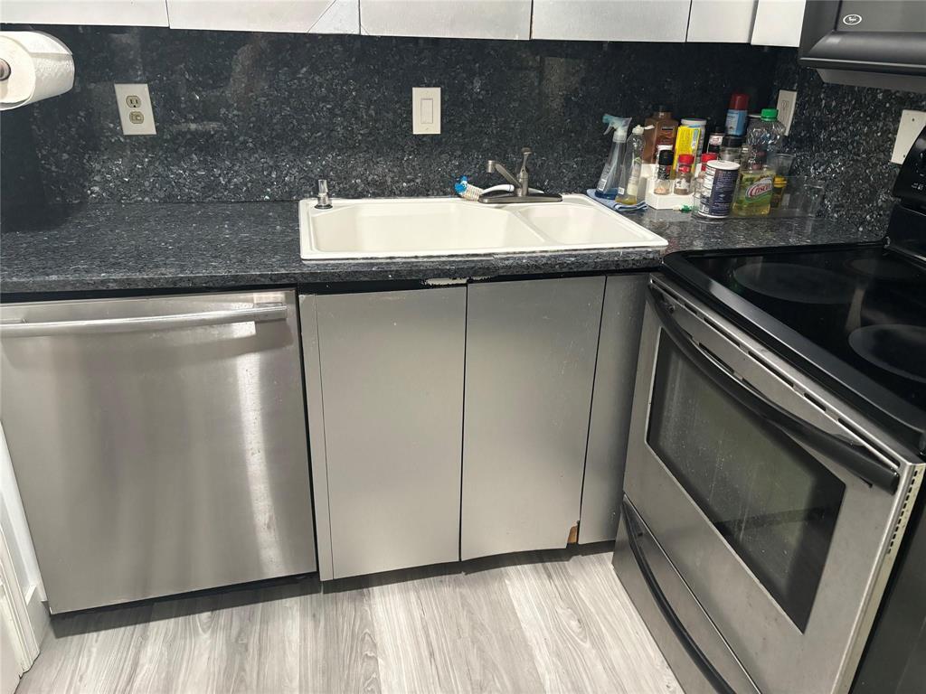 IMPERIAL POINT COLONNADES CONDO - Residential