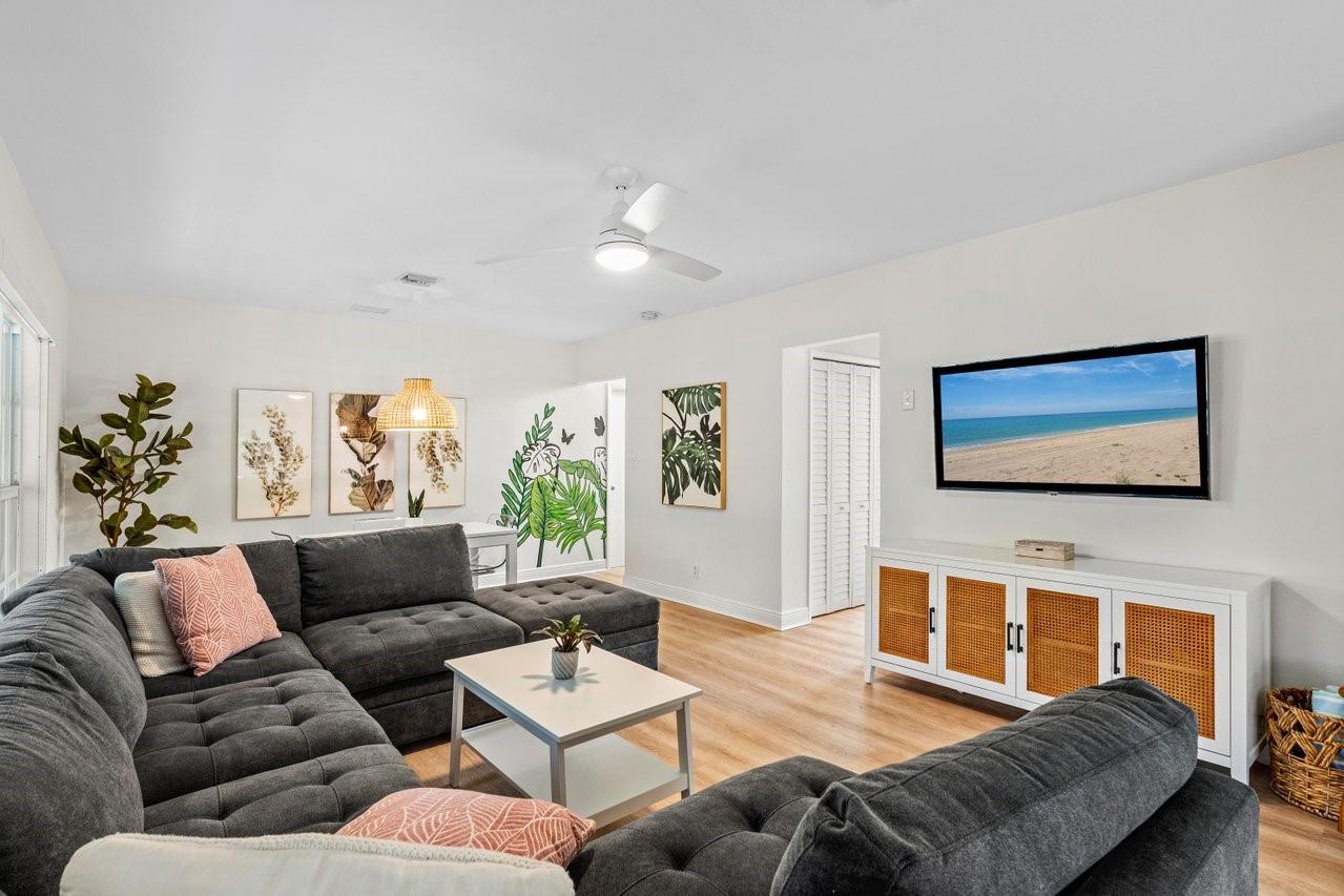 Fully Furnished Seasonal Rental - Available 6 months starting in July. Great Victoria Park location, close to Las Olas shops and restaurants, Fort Lauderdale Beach, and downtown. The unit is beautifully decorated with everything needed for a comfortable stay. Complex is well maintained and gated with a relaxing pool area and tropical landscaping.