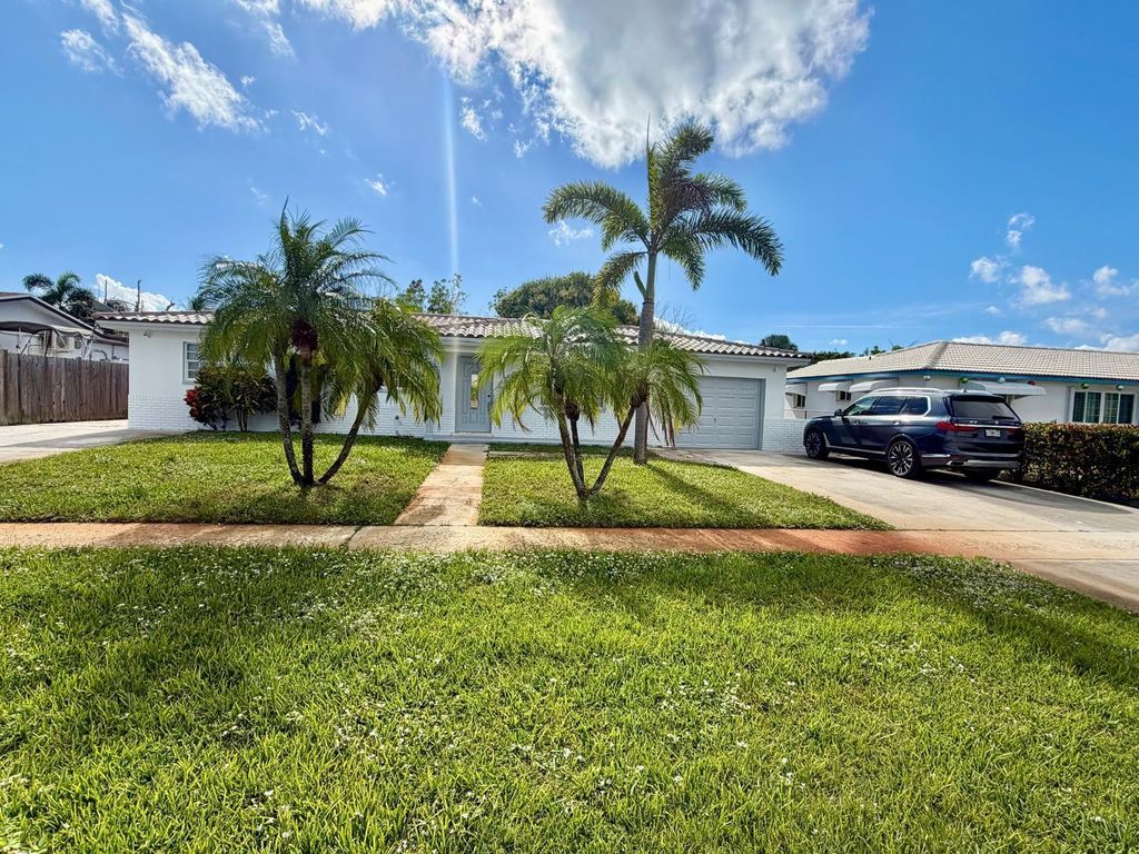 Photo of 2594 W End Road, West Palm Beach, FL 33406 (MLS # R11146880)