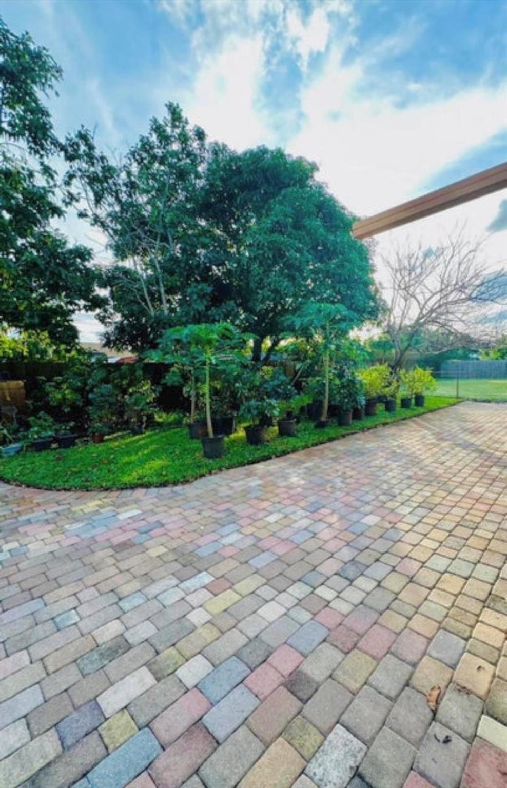 BAHAMA HEIGHTS 5 - Residential Lease