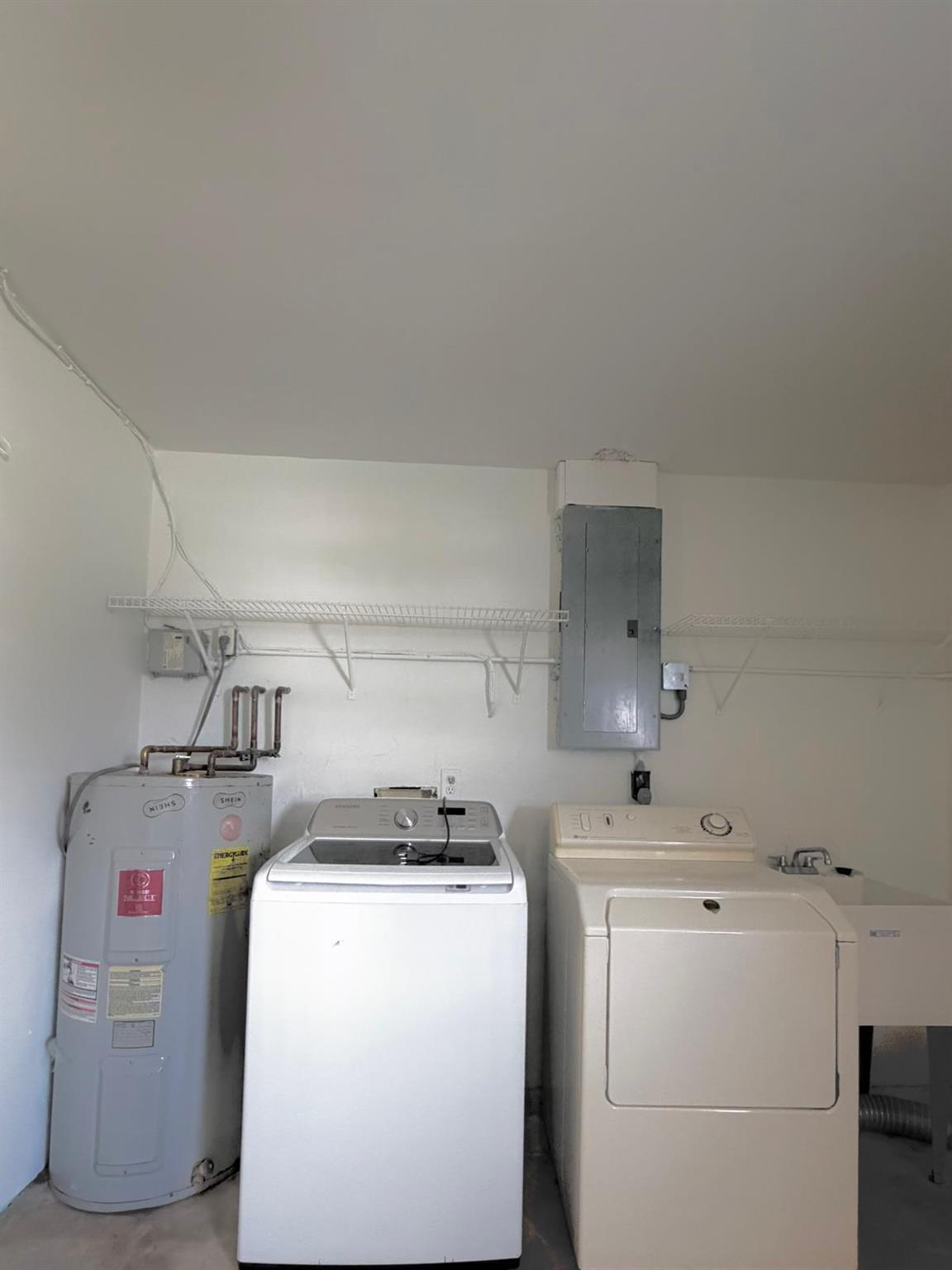 BAHAMA HEIGHTS 5 - Residential Lease