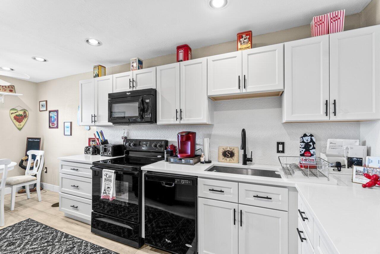 STRATFORD AT HUNTERS RUN CONDO - Residential