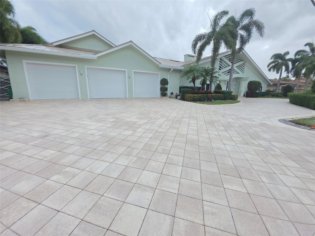 Photo of 2820 NE 44th St, Lighthouse Point, FL 33064 (MLS # F10538879)