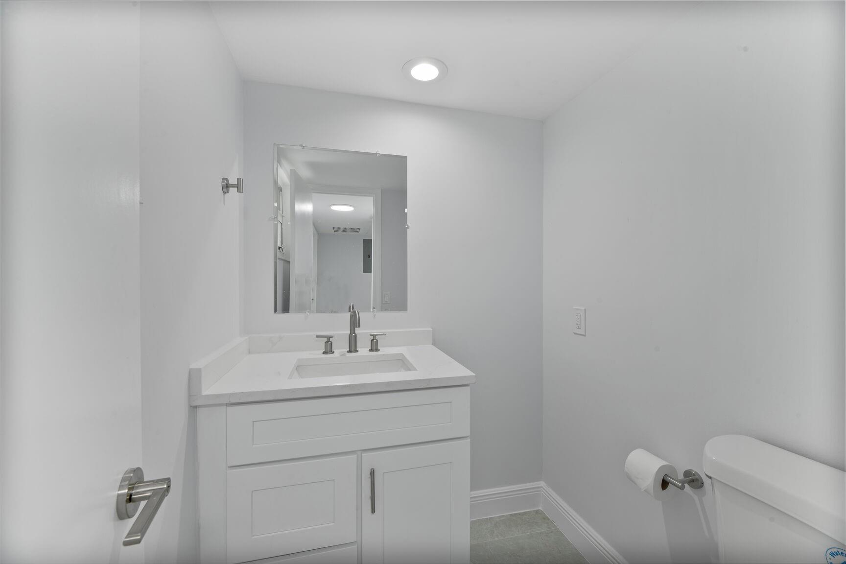 2901 S Palm Aire Dr 306
