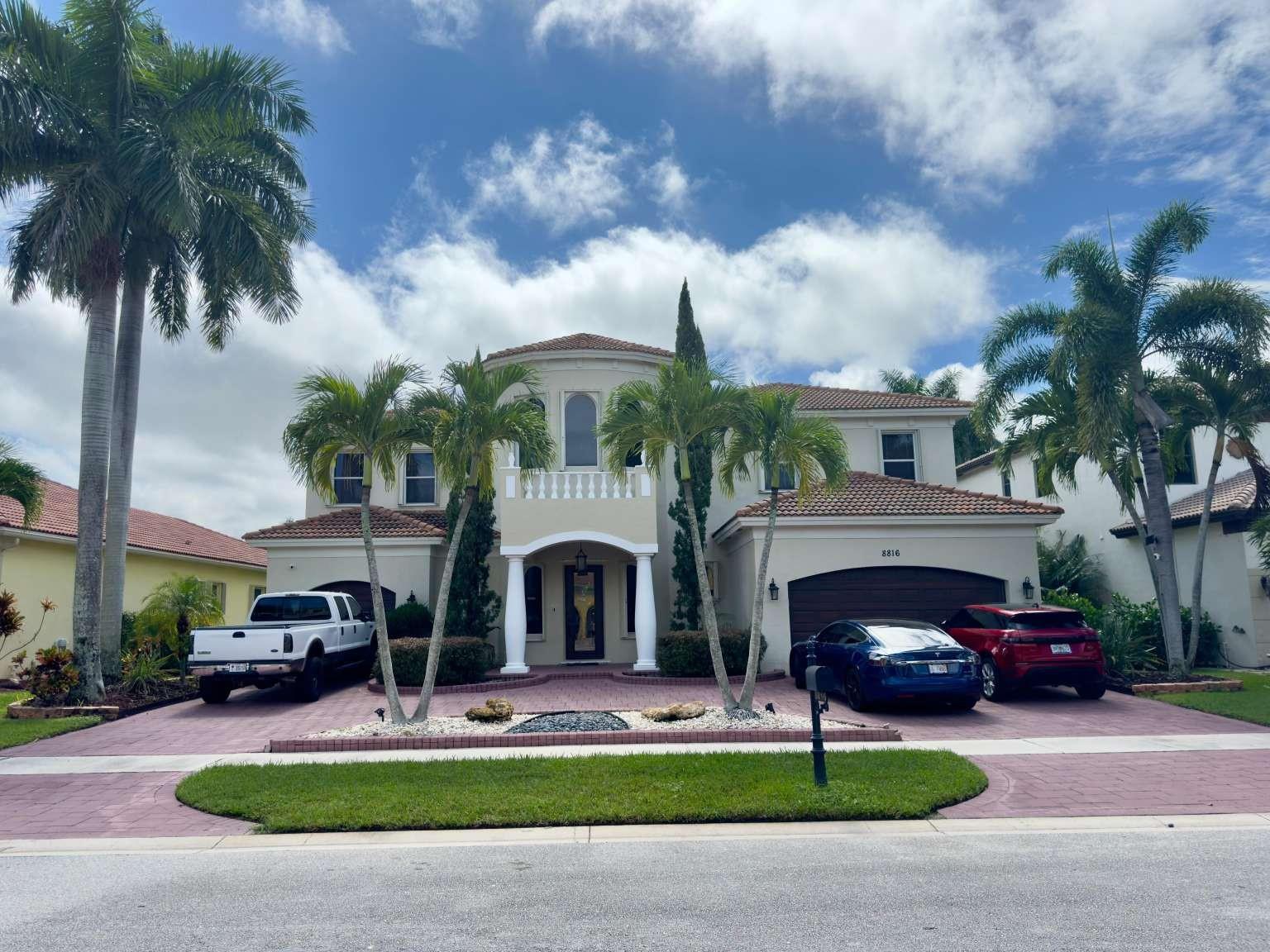 8816 Club Estates Way