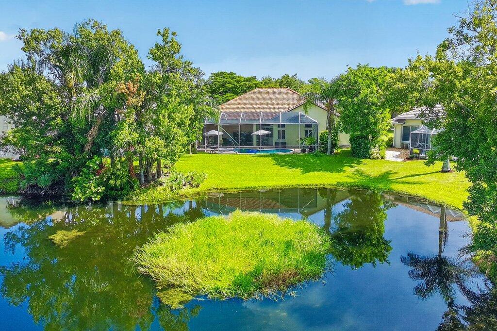 913 SW LIGHTHOUSE Drive