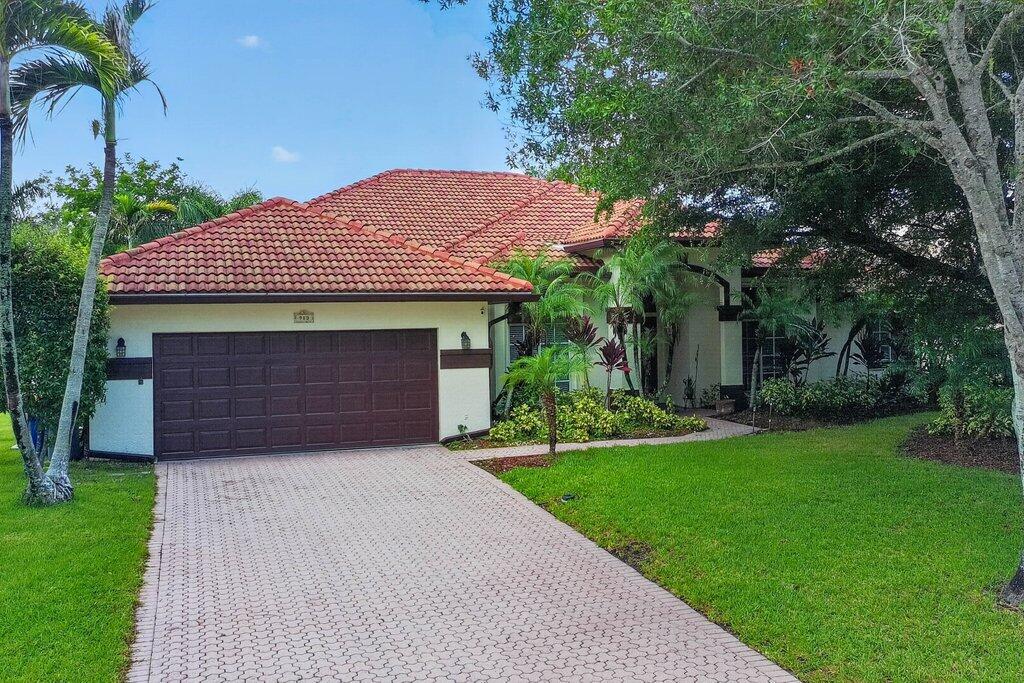 913 SW LIGHTHOUSE Drive